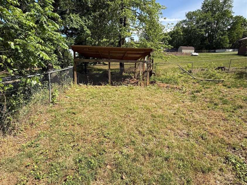 3678 Vantage Heights Circle, Lenoir, NC 28645.  MLS# CAR4372866, YatesRealty ID 24741. 
