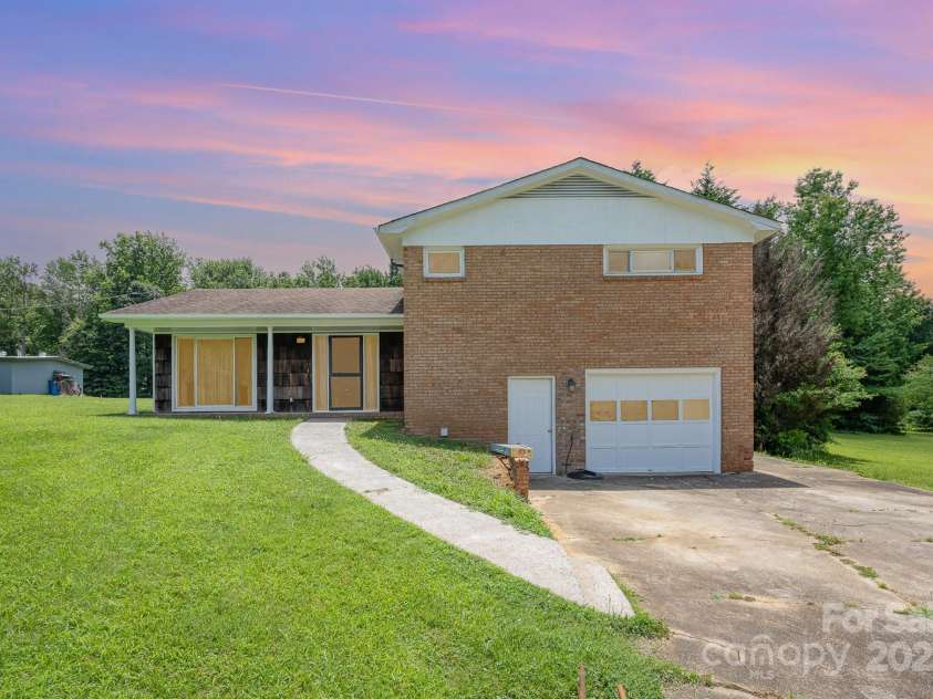 5858 Mundy Road, Denver, NC 28037.  MLS# CAR4278660, YatesRealty ID 24741. 