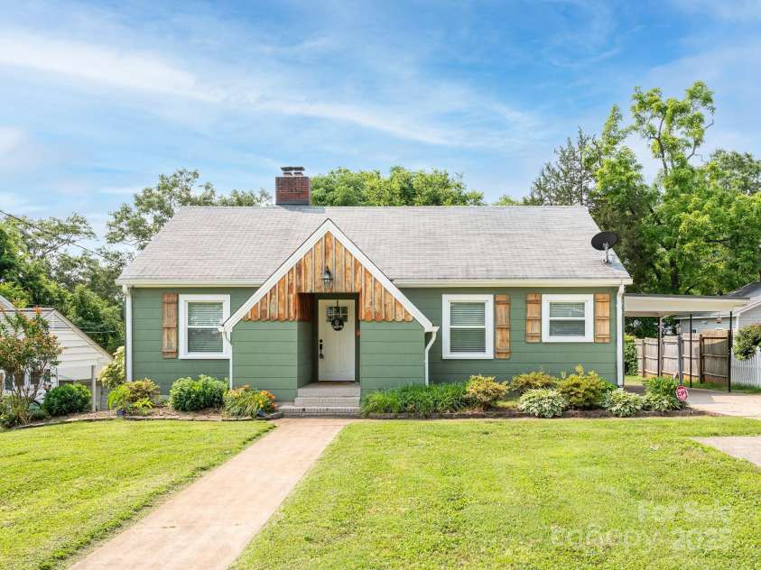 175 Pine Street, Rutherfordton, NC 28139.  MLS# CAR4326045, YatesRealty ID 24742. 