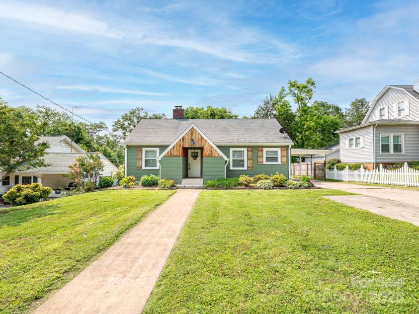 175 Pine Street, Rutherfordton, NC 28139.  MLS# CAR4326045, YatesRealty ID 24742. 