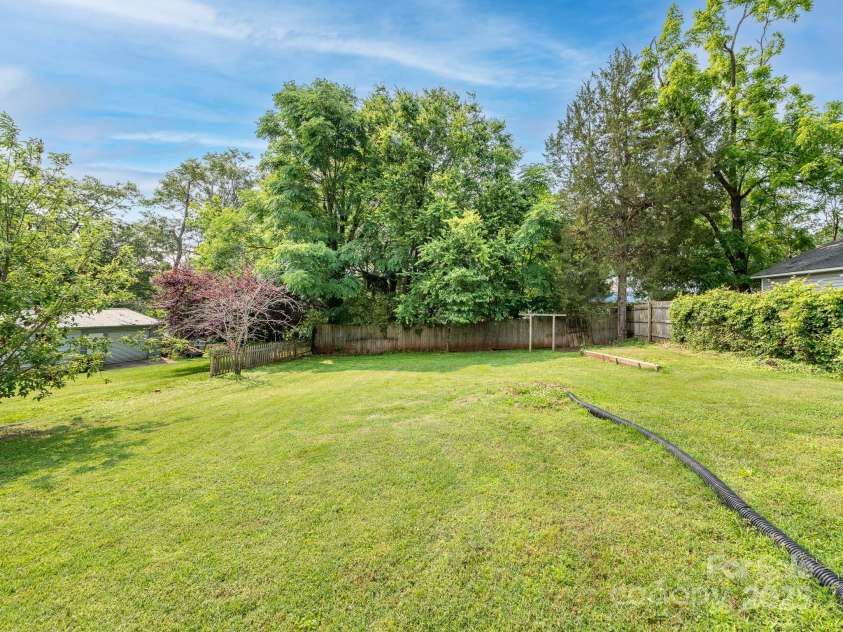 175 Pine Street, Rutherfordton, NC 28139.  MLS# CAR4326045, YatesRealty ID 24742. 