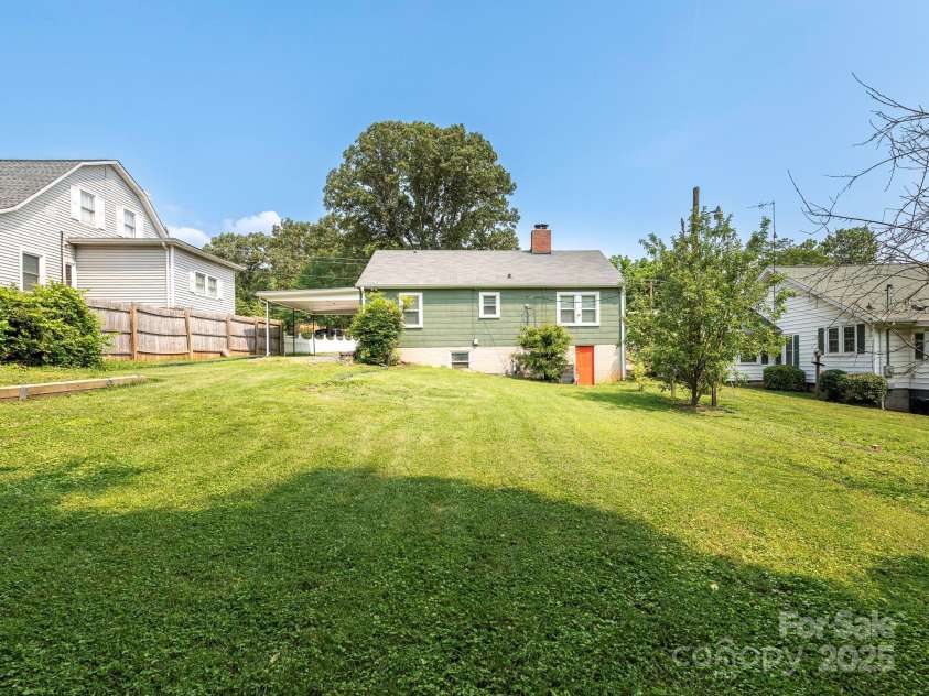 175 Pine Street, Rutherfordton, NC 28139.  MLS# CAR4326045, YatesRealty ID 24742. 