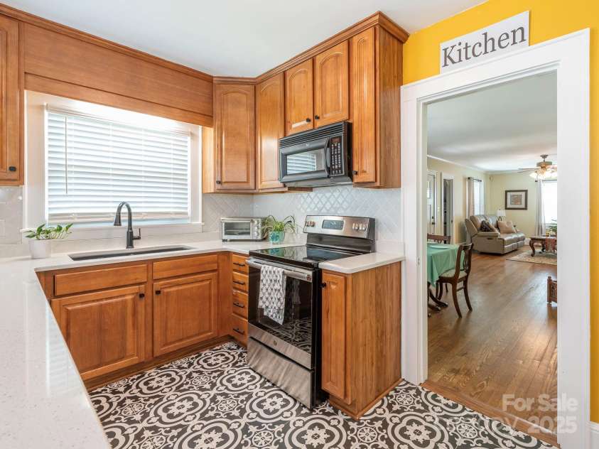 175 Pine Street, Rutherfordton, NC 28139.  MLS# CAR4326045, YatesRealty ID 24742. 