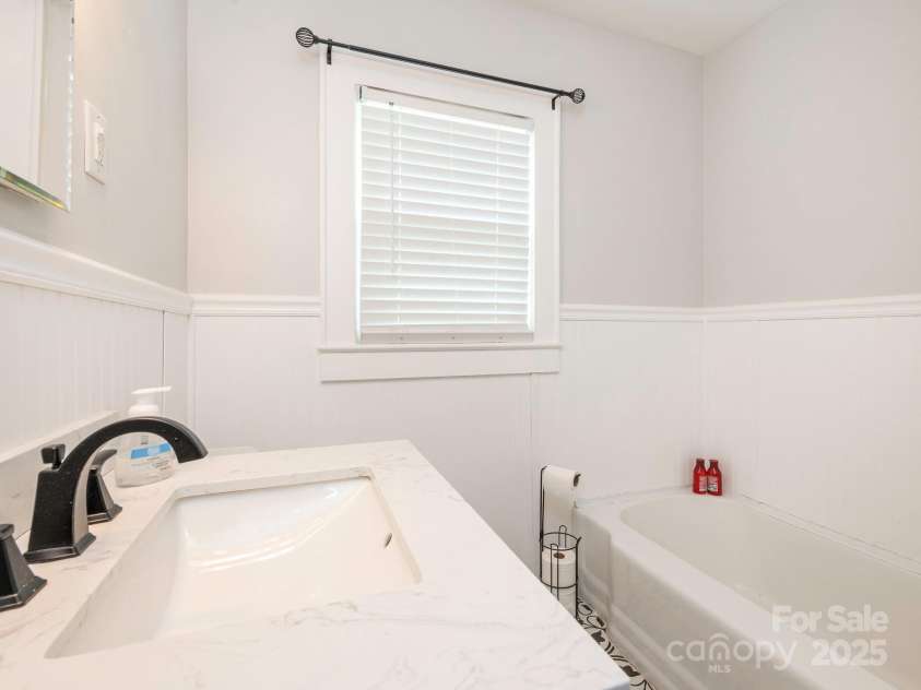 175 Pine Street, Rutherfordton, NC 28139.  MLS# CAR4326045, YatesRealty ID 24742. 