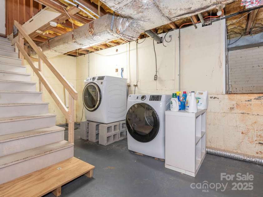 175 Pine Street, Rutherfordton, NC 28139.  MLS# CAR4326045, YatesRealty ID 24742. 