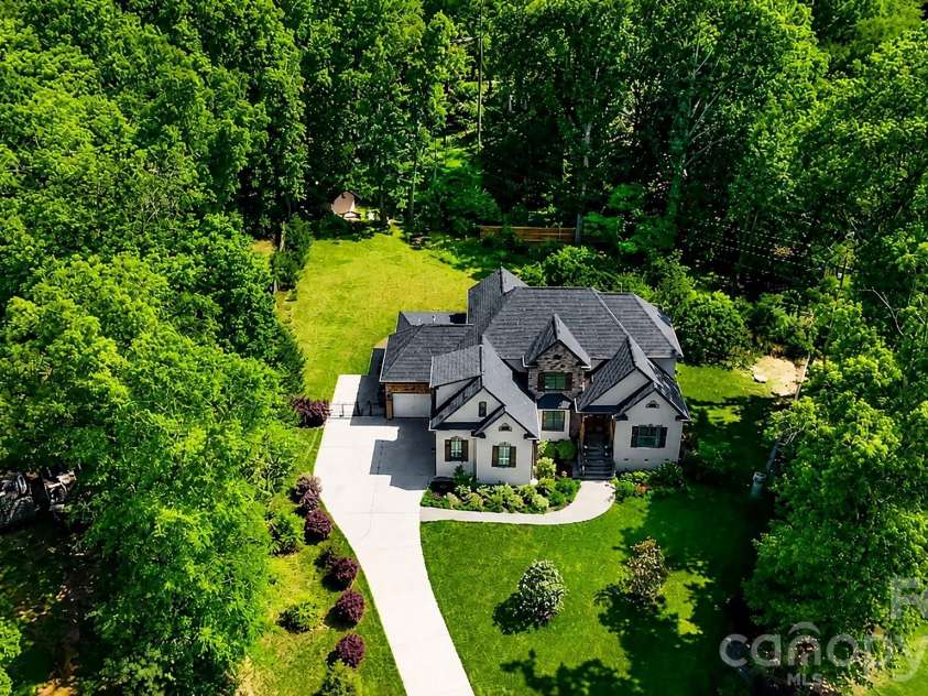 7304 River Valley Court, Mint Hill, NC 28227.  MLS# CAR4379880, YatesRealty ID 24743. 