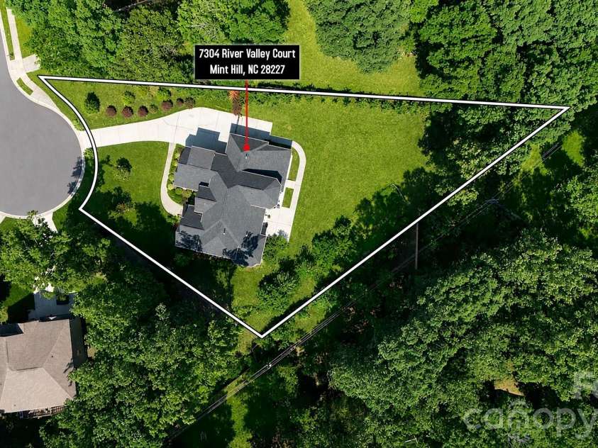 7304 River Valley Court, Mint Hill, NC 28227.  MLS# CAR4379880, YatesRealty ID 24743. 