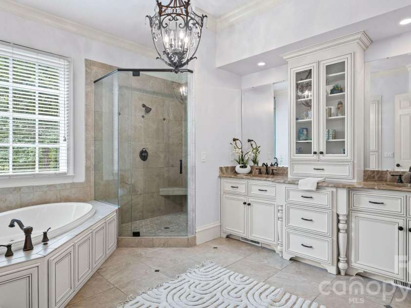 7304 River Valley Court, Mint Hill, NC 28227.  MLS# CAR4379880, YatesRealty ID 24743. Primary Bathroom