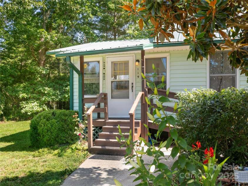 119 John Lee Montgomery Drive, Hendersonville, NC 28792.  MLS# CAR4277677, YatesRealty ID 24744. 