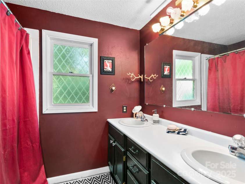 119 John Lee Montgomery Drive, Hendersonville, NC 28792.  MLS# CAR4277677, YatesRealty ID 24744. 