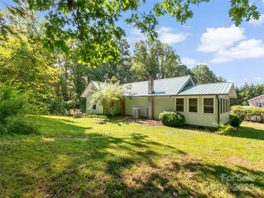 119 John Lee Montgomery Drive, Hendersonville, NC 28792.  MLS# CAR4277677, YatesRealty ID 24744. 