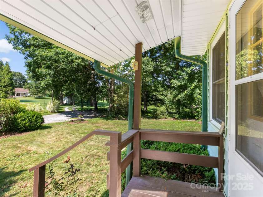 119 John Lee Montgomery Drive, Hendersonville, NC 28792.  MLS# CAR4277677, YatesRealty ID 24744. 