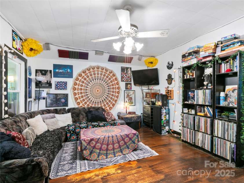 119 John Lee Montgomery Drive, Hendersonville, NC 28792.  MLS# CAR4277677, YatesRealty ID 24744. Living Room