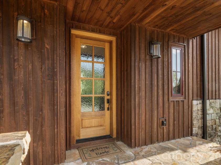 92 White Eagle Trail, Banner Elk, NC 28604.  MLS# CAR4381259, YatesRealty ID 24744. 