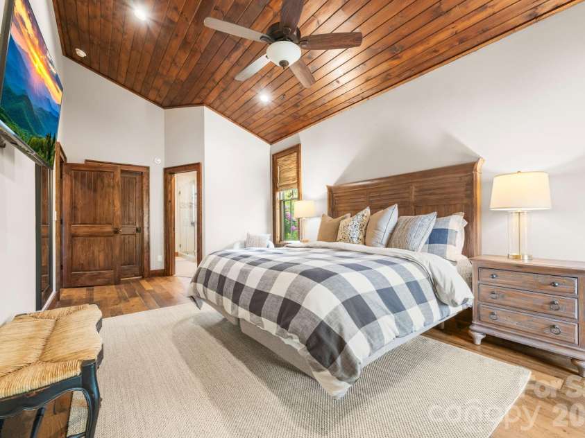 92 White Eagle Trail, Banner Elk, NC 28604.  MLS# CAR4381259, YatesRealty ID 24744. 