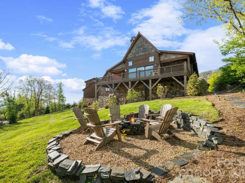 92 White Eagle Trail, Banner Elk, NC 28604.  MLS# CAR4381259, YatesRealty ID 24744. Firepit