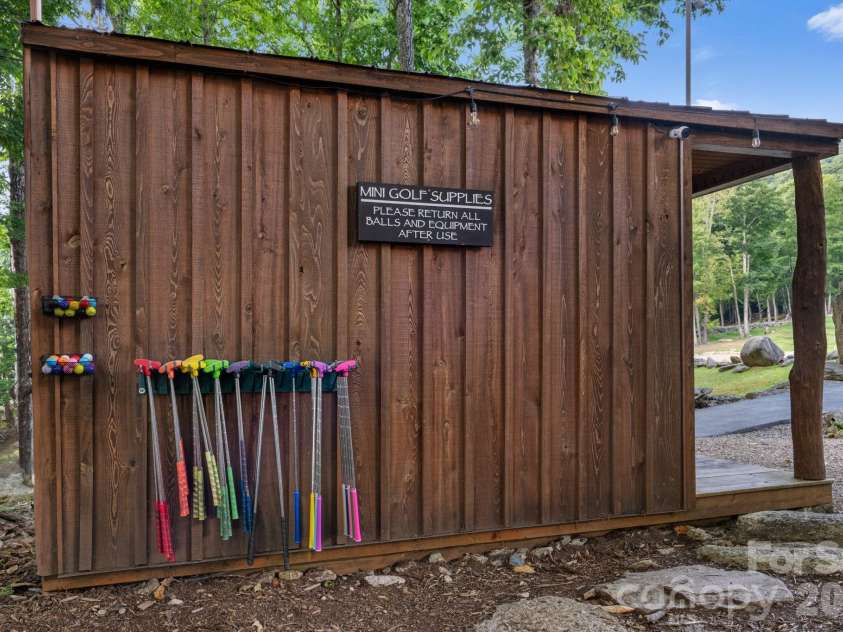 92 White Eagle Trail, Banner Elk, NC 28604.  MLS# CAR4381259, YatesRealty ID 24744. Mini Golf
