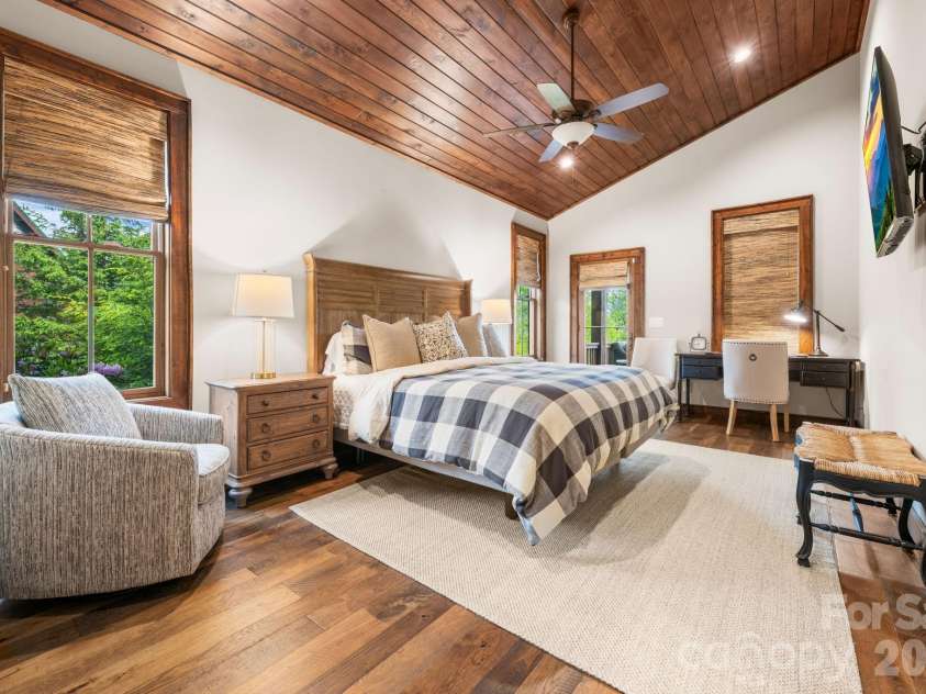 92 White Eagle Trail, Banner Elk, NC 28604.  MLS# CAR4381259, YatesRealty ID 24744. Primary suite on main level