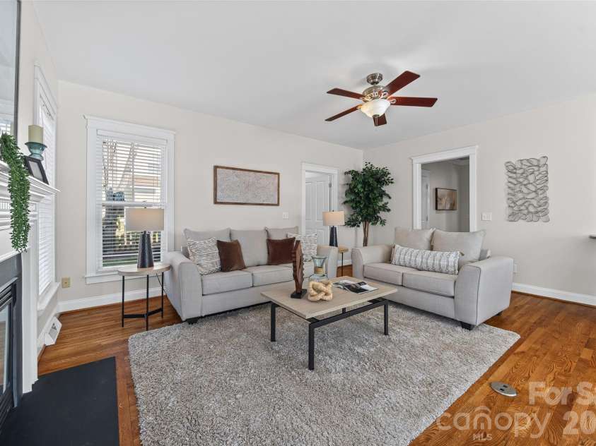 1039 Hunters Run Drive, Tega Cay, SC 29708.  MLS# CAR4384009, YatesRealty ID 24745. 