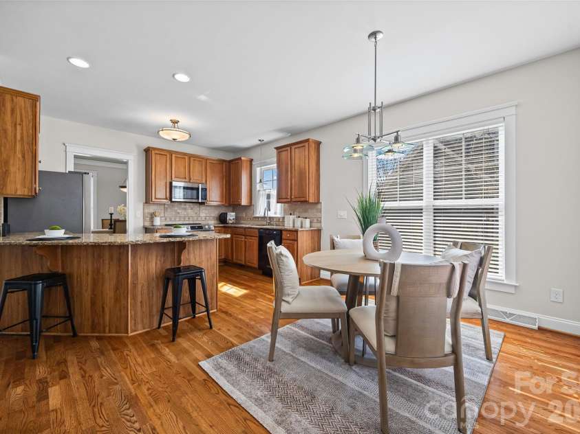 1039 Hunters Run Drive, Tega Cay, SC 29708.  MLS# CAR4384009, YatesRealty ID 24745. 