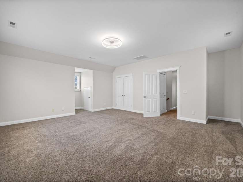 1039 Hunters Run Drive, Tega Cay, SC 29708.  MLS# CAR4384009, YatesRealty ID 24745. 