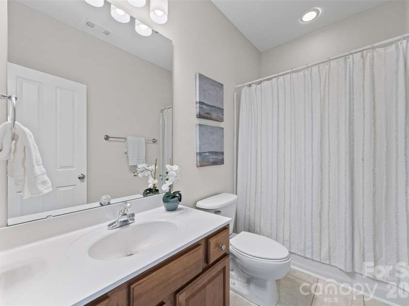1039 Hunters Run Drive, Tega Cay, SC 29708.  MLS# CAR4384009, YatesRealty ID 24745. 