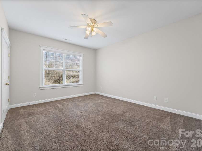1039 Hunters Run Drive, Tega Cay, SC 29708.  MLS# CAR4384009, YatesRealty ID 24745. 