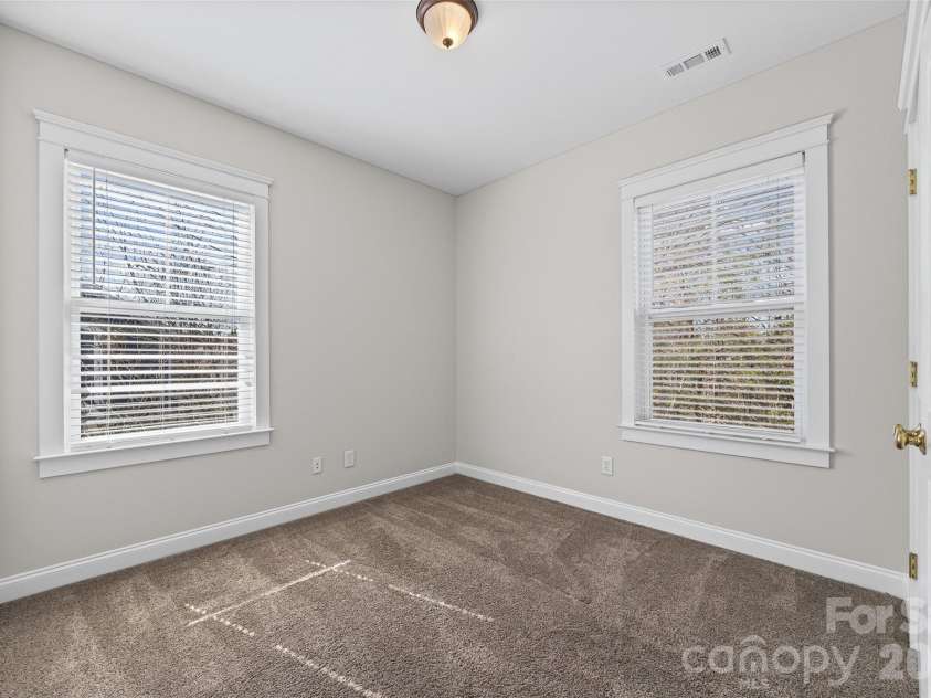 1039 Hunters Run Drive, Tega Cay, SC 29708.  MLS# CAR4384009, YatesRealty ID 24745. 