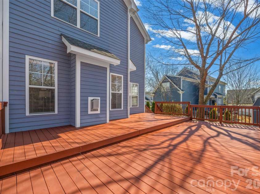 1039 Hunters Run Drive, Tega Cay, SC 29708.  MLS# CAR4384009, YatesRealty ID 24745. 