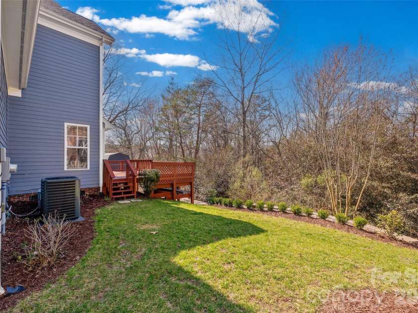 1039 Hunters Run Drive, Tega Cay, SC 29708.  MLS# CAR4384009, YatesRealty ID 24745. 