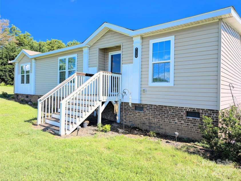 4713 White Store Road, Wingate, NC 28174.  MLS# CAR4270892, YatesRealty ID 24745. 