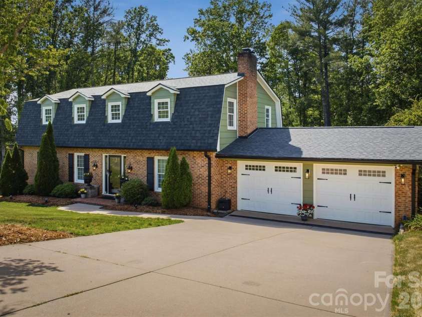 103 Wedgewood Court, Morganton, NC 28655.  MLS# CAR4383886, YatesRealty ID 24746. 