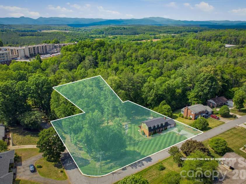 103 Wedgewood Court, Morganton, NC 28655.  MLS# CAR4383886, YatesRealty ID 24746. 