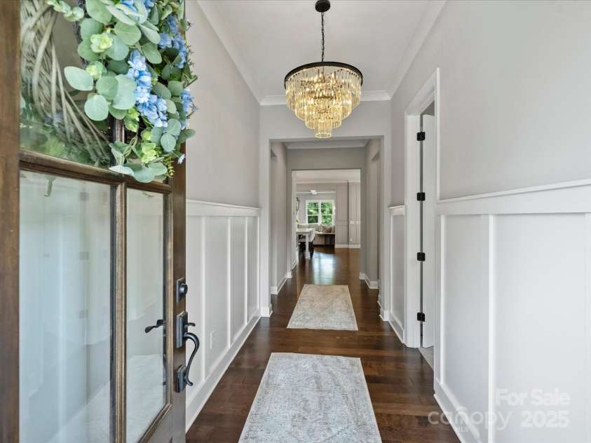 822 River Oaks Lane, Charlotte, NC 28226.  MLS# CAR4271623, YatesRealty ID 24746. Foyer