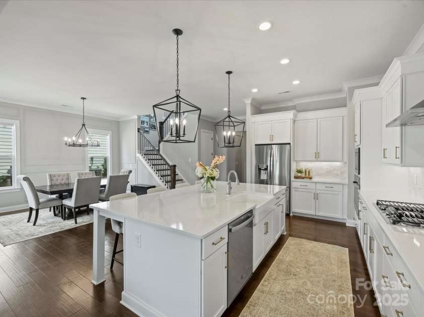 822 River Oaks Lane, Charlotte, NC 28226.  MLS# CAR4271623, YatesRealty ID 24746. Kitchen