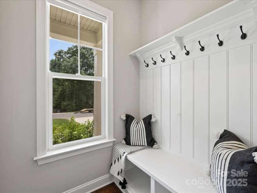 822 River Oaks Lane, Charlotte, NC 28226.  MLS# CAR4271623, YatesRealty ID 24746. Mud Room
