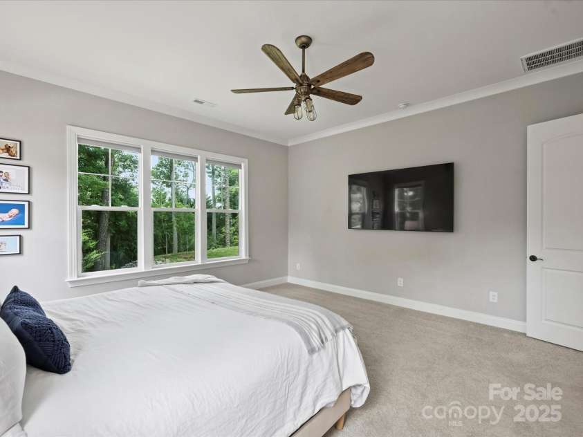 822 River Oaks Lane, Charlotte, NC 28226.  MLS# CAR4271623, YatesRealty ID 24746. Primary Bedroom