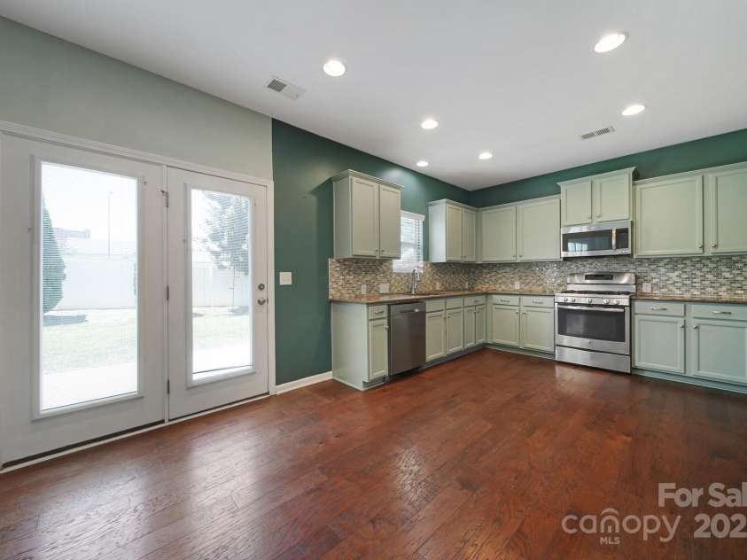 1051 Albany Park Drive, Fort Mill, SC 29715.  MLS# CAR4273686, YatesRealty ID 24748. Breakfast Area