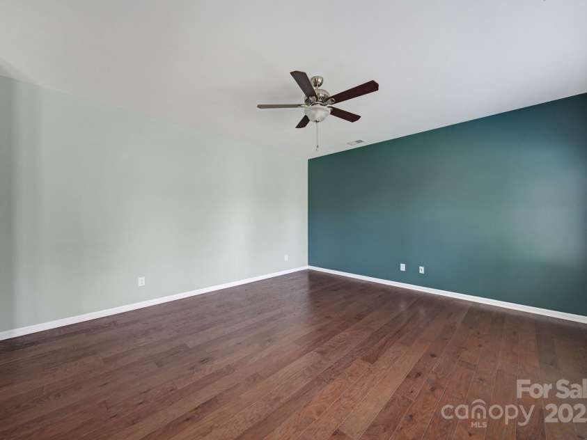 1051 Albany Park Drive, Fort Mill, SC 29715.  MLS# CAR4273686, YatesRealty ID 24748. Family Rm