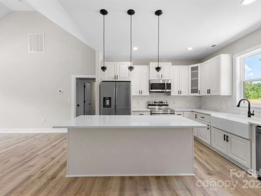 109 Darvee Road, Blacksburg, SC 29702.  MLS# CAR4255858, YatesRealty ID 24749. 