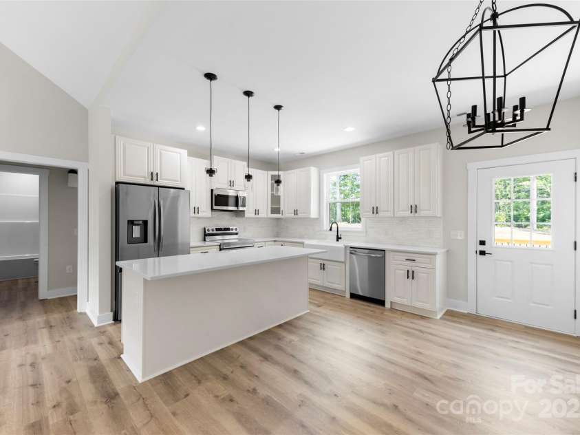 109 Darvee Road, Blacksburg, SC 29702.  MLS# CAR4255858, YatesRealty ID 24749. 