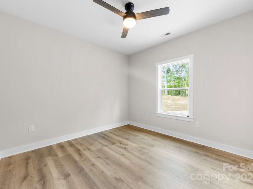 109 Darvee Road, Blacksburg, SC 29702.  MLS# CAR4255858, YatesRealty ID 24749. 