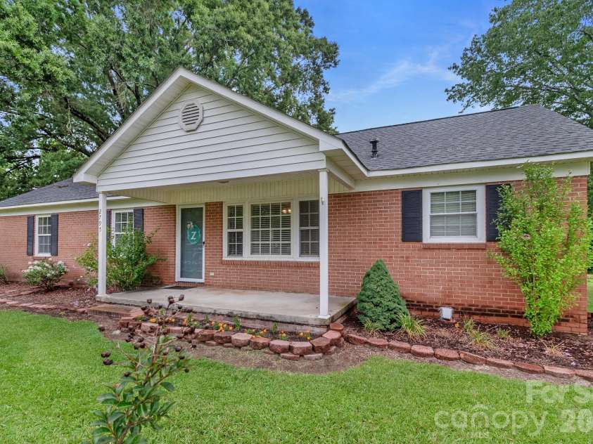 2795 Cane Mill Road, Lancaster, SC 29720.  MLS# CAR4394678, YatesRealty ID 2475. 