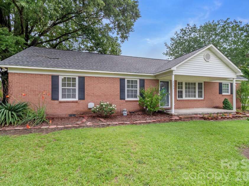 2795 Cane Mill Road, Lancaster, SC 29720.  MLS# CAR4394678, YatesRealty ID 2475. 