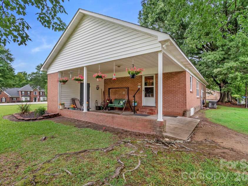 2795 Cane Mill Road, Lancaster, SC 29720.  MLS# CAR4394678, YatesRealty ID 2475. 