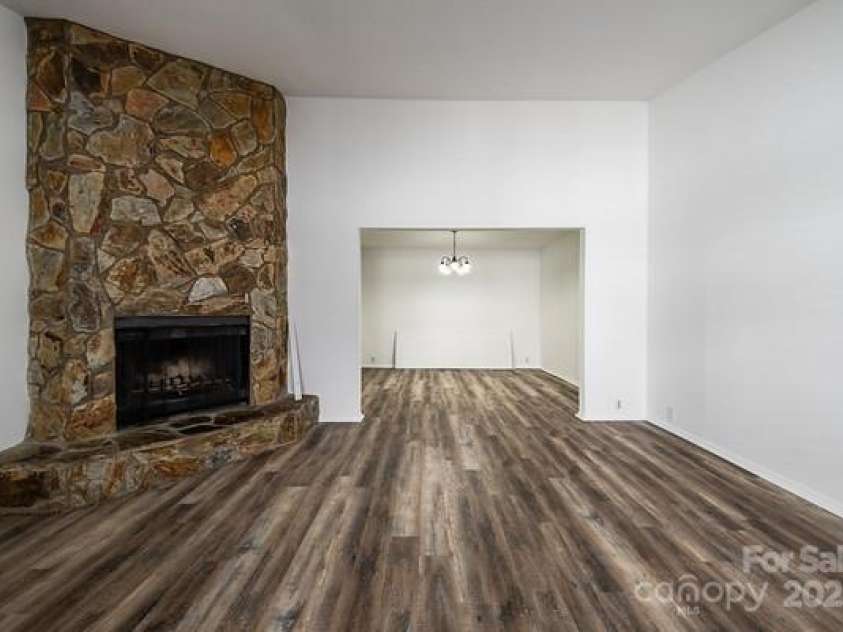 7151 Stonington Lane, Charlotte, NC 28227.  MLS# CAR4216068, YatesRealty ID 2475. 