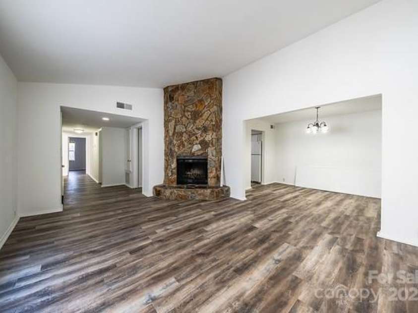 7151 Stonington Lane, Charlotte, NC 28227.  MLS# CAR4216068, YatesRealty ID 2475. 