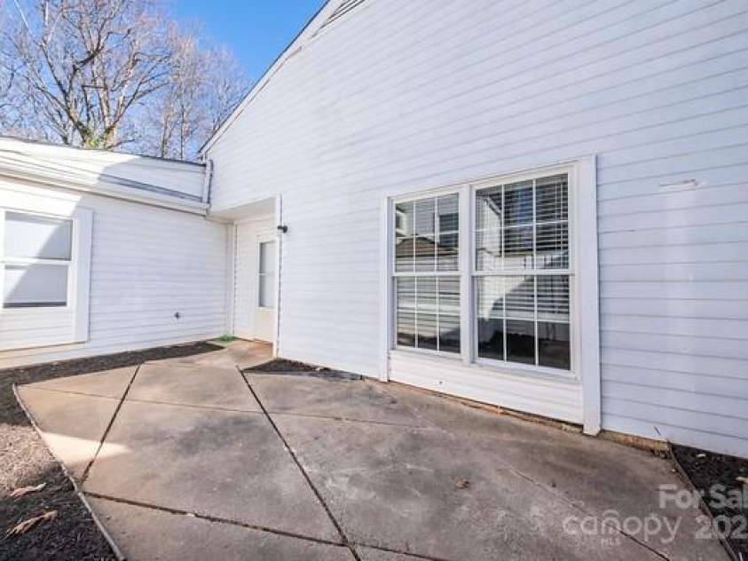 7151 Stonington Lane, Charlotte, NC 28227.  MLS# CAR4216068, YatesRealty ID 2475. 