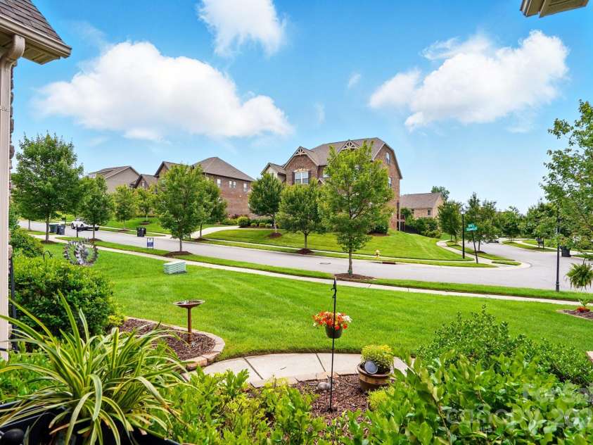 10903 Skymont Drive, Huntersville, NC 28078.  MLS# CAR4263999, YatesRealty ID 24750. 