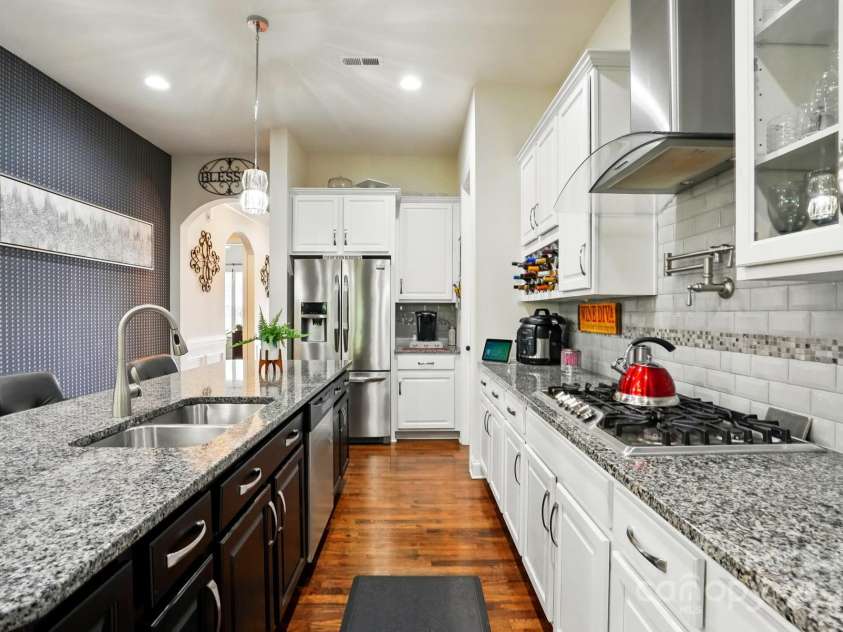 10903 Skymont Drive, Huntersville, NC 28078.  MLS# CAR4263999, YatesRealty ID 24750. 